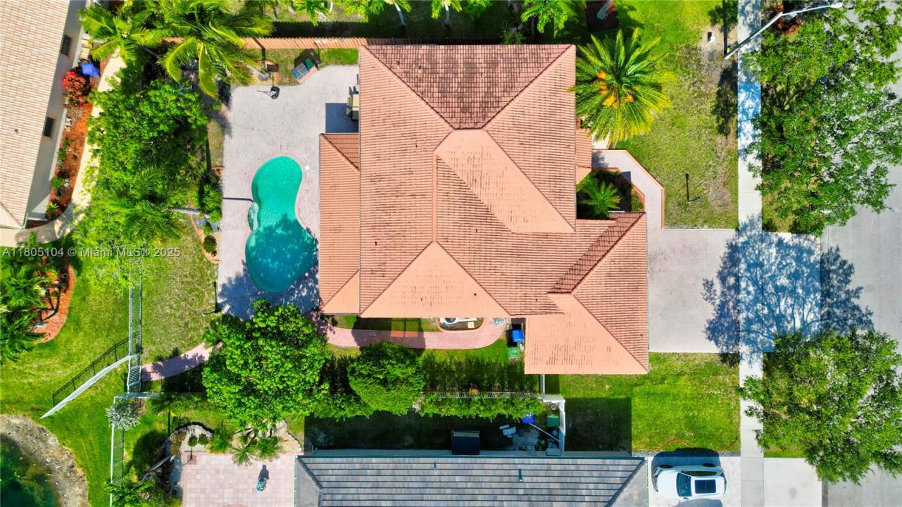 16372 Segovia Cir N, Pembroke Pines, Florida 33331