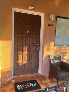 2740 W 62nd St 104, Hialeah, Florida 33016, USA