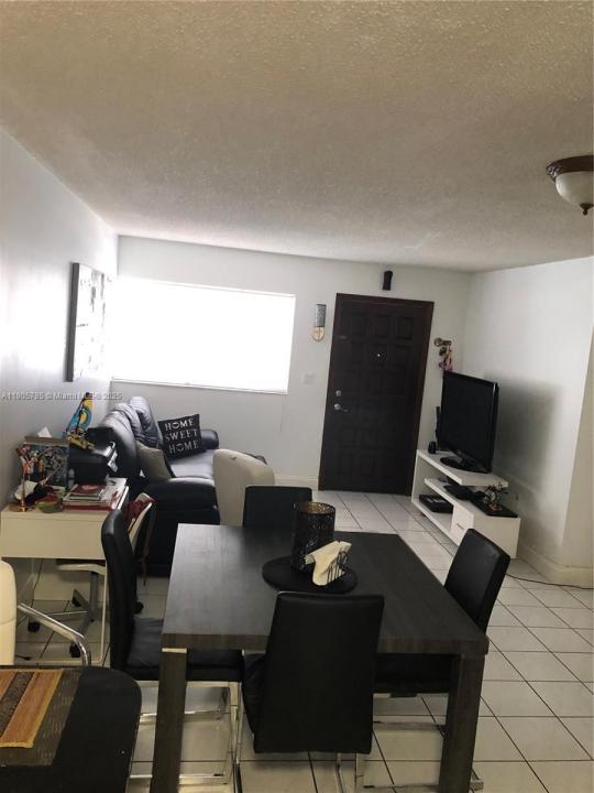 2740 W 62nd St 104, Hialeah, Floride 33016, États-Unis