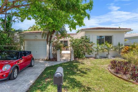 9057 Emerson Ave, Surfside, Florida 33154, USA