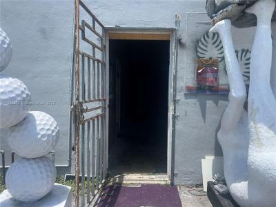 1325 E 10th Ave 3, Hialeah, Florida 33010, USA
