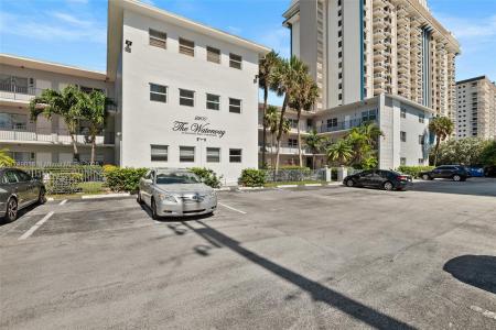 2200 S Ocean Dr N103, Hollywood, Florida 33019, USA