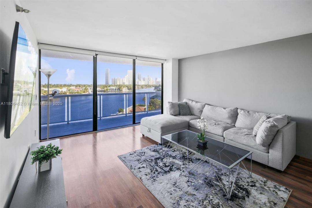 20515 E Country Club Dr 645, Aventura, 佛罗里达州 33180, 美国