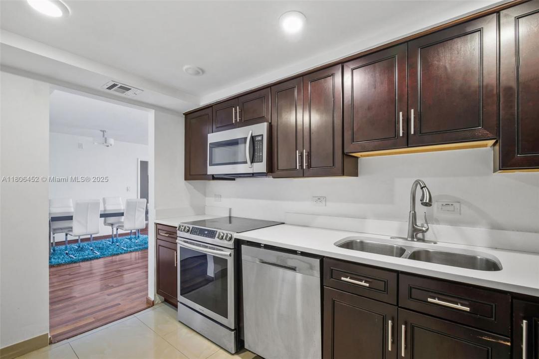 20515 E Country Club Dr 645, Aventura, 佛罗里达州 33180, 美国