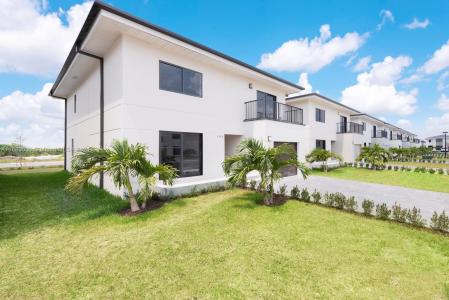 1373 NW 1 ST, Florida City, Florida 33034, USA