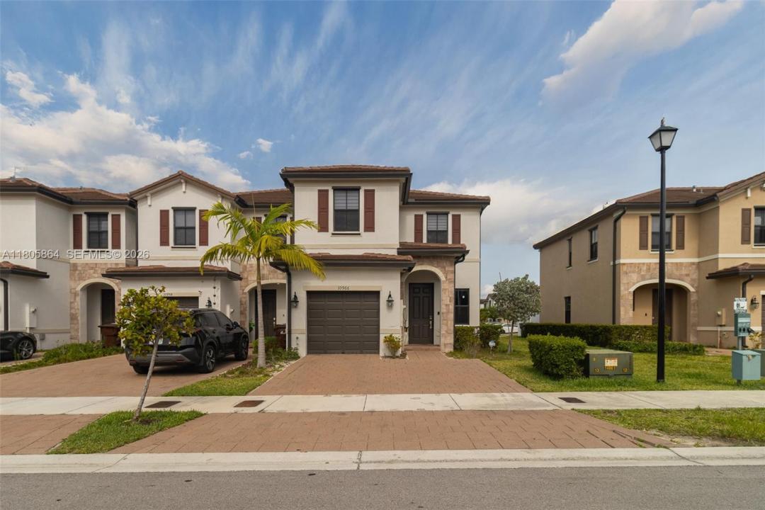 10966 W 33rd Way, Hialeah, Floride 33018, États-Unis