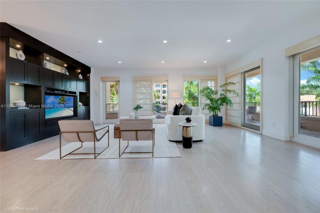 13637 Deering Bay Dr 231, Coral Gables, Florida 33158, HOA KỲ