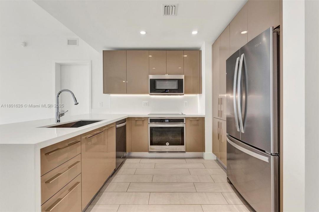 2000 Metropica Way 2307, Sunrise, 佛罗里达州 33323, 美国
