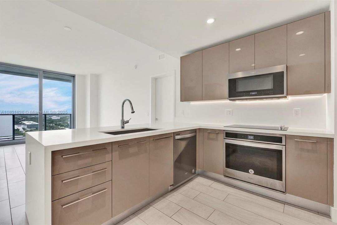 2000 Metropica Way 2307, Sunrise, 佛罗里达州 33323, 美国