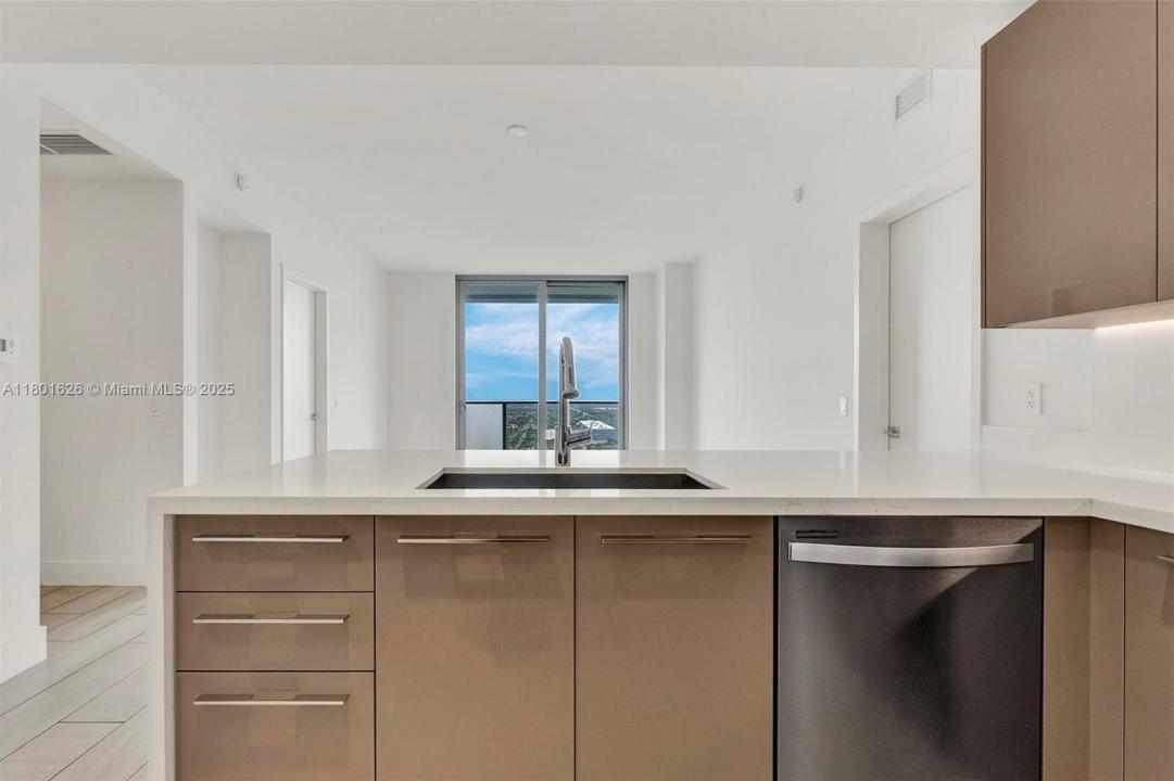 2000 Metropica Way 2307, Sunrise, 佛罗里达州 33323, 美国