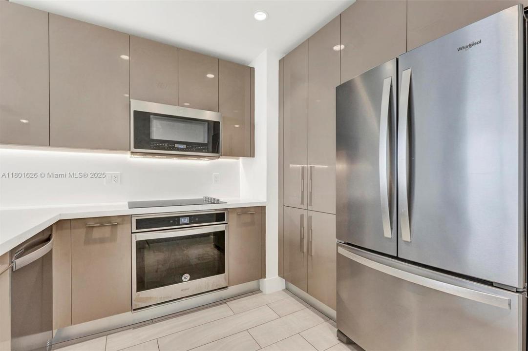 2000 Metropica Way 2307, Sunrise, 佛罗里达州 33323, 美国