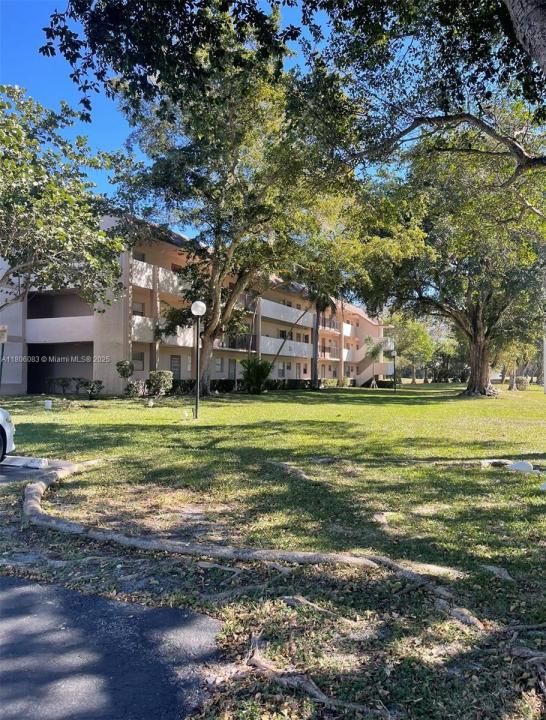 8301 Sands Point Blvd S106, Tamarac, Florida 33321, Stati Uniti