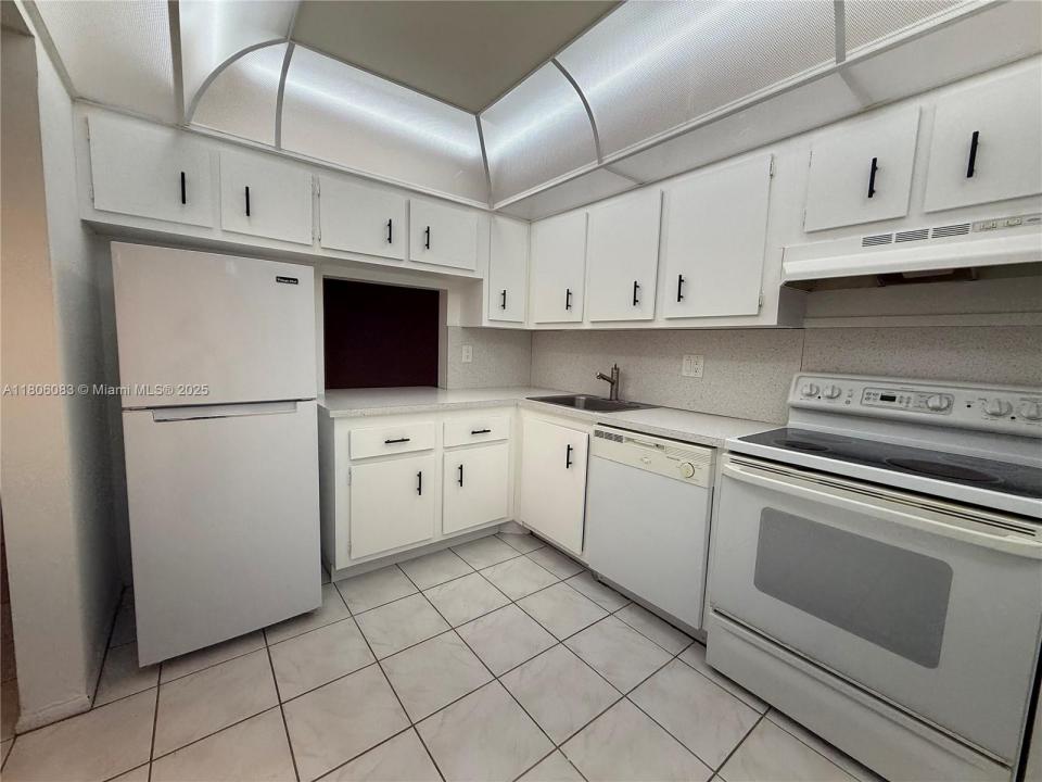 8301 Sands Point Blvd S106, Tamarac, Florida 33321, Stati Uniti