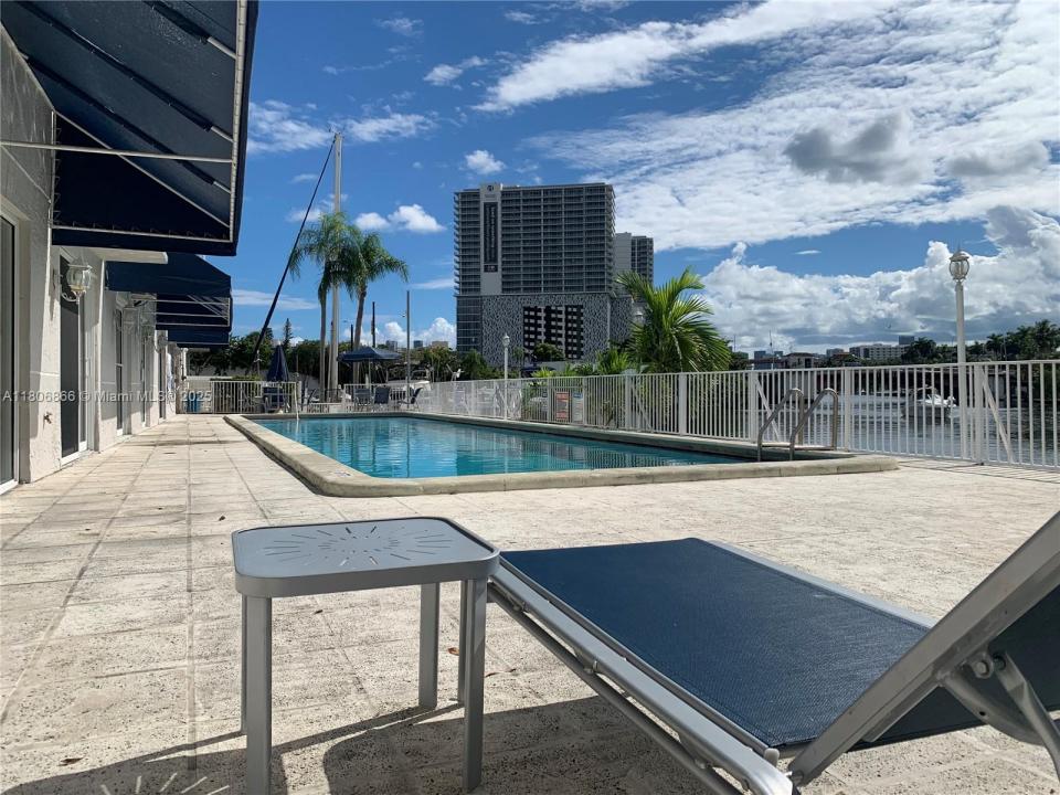 1720 NW N River Dr 307, Miami, Florida 33125