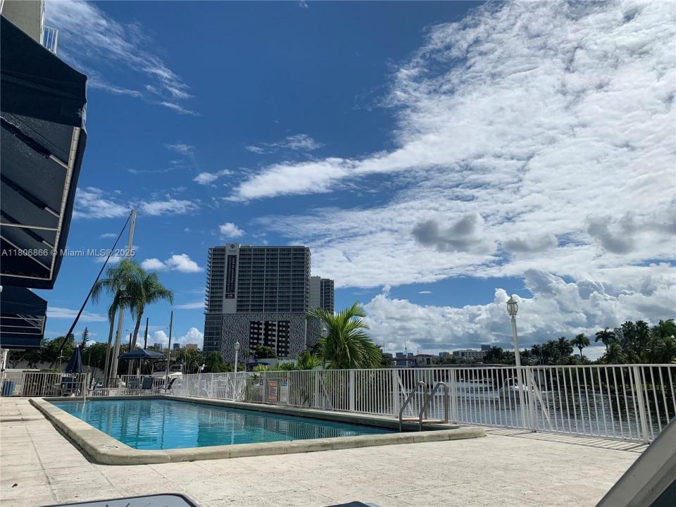 1720 NW N River Dr 307, Miami, Florida 33125