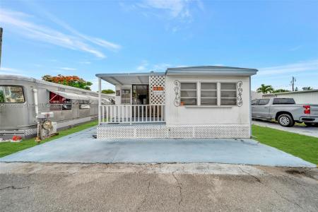 346 Maple St, Hallandale Beach, Florida 33009, USA