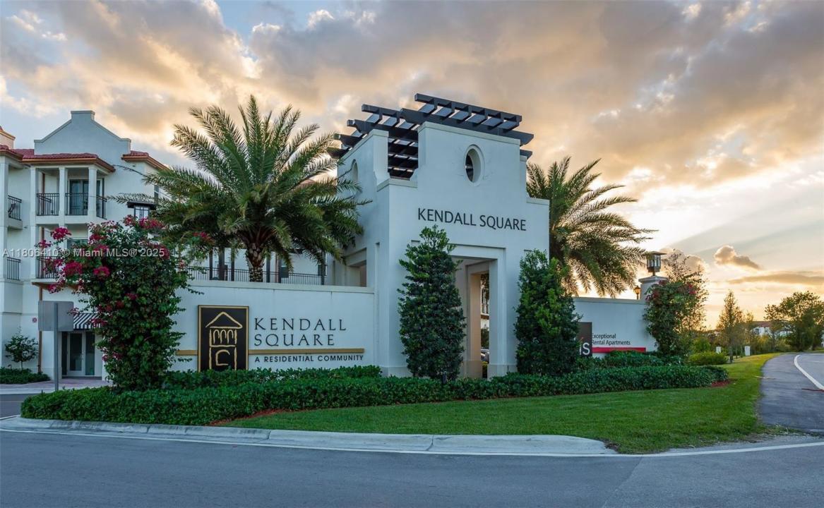 17082 SW 95 terrace TH, Kendall, Florida 33196
