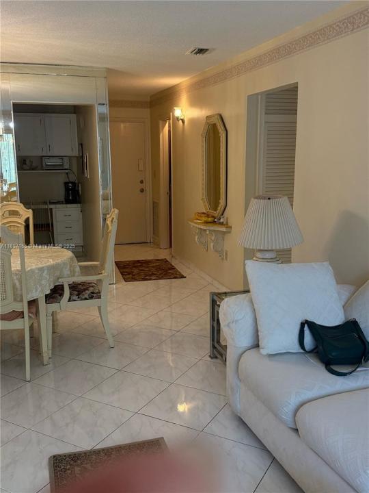 1395 NE 167th St 203, Miami, Floride 33162, États-Unis