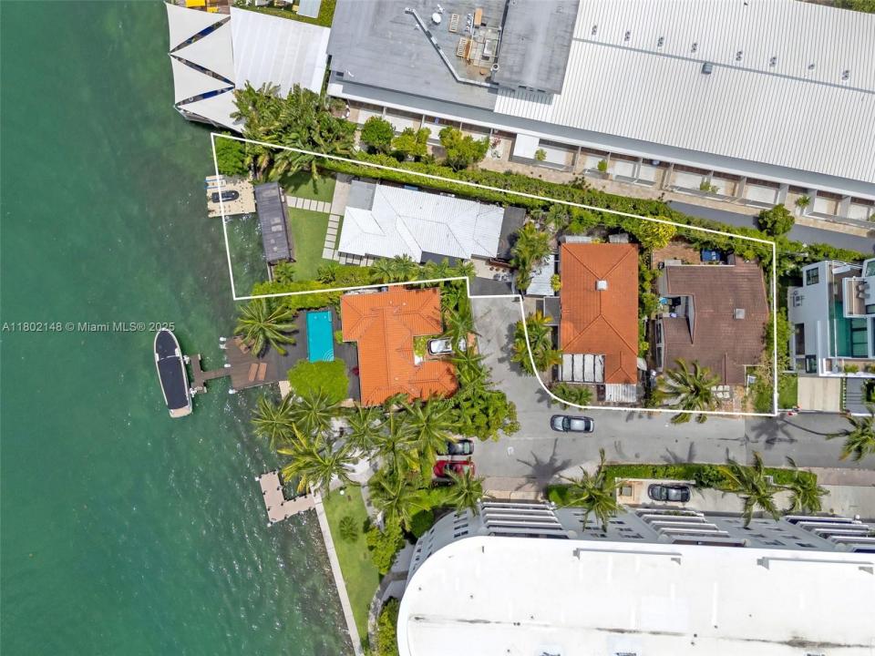 8-10 Century Ln, Miami Beach, Florida 33139