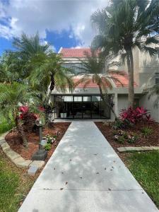 210 Lakeview Dr 109, Weston, Florida 33326, USA