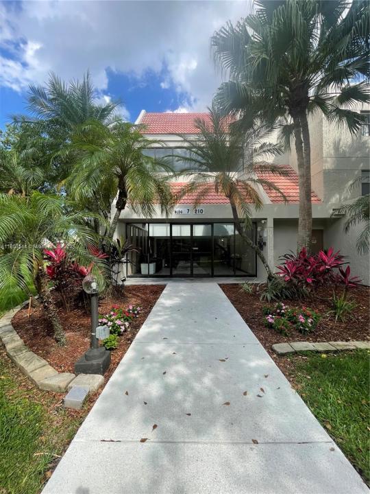 210 Lakeview Dr 109, Weston, Флорида 33326, Соединенные Штаты