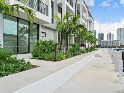 4004 NE 167 ST, North Miami Beach, Florida 33160, USA