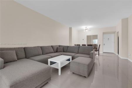 4400 Hillcrest Dr 107A, Hollywood, Florida 33021, USA