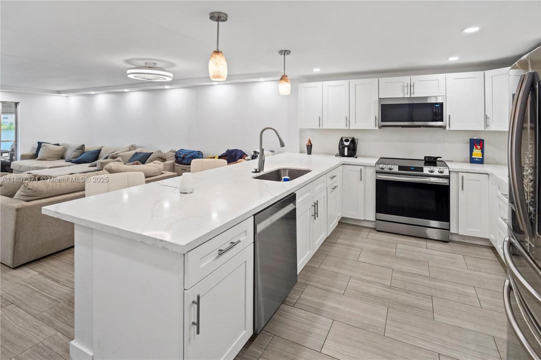 141 SE 3rd Ave 101, Dania Beach, Flórida 33004, Estados Unidos