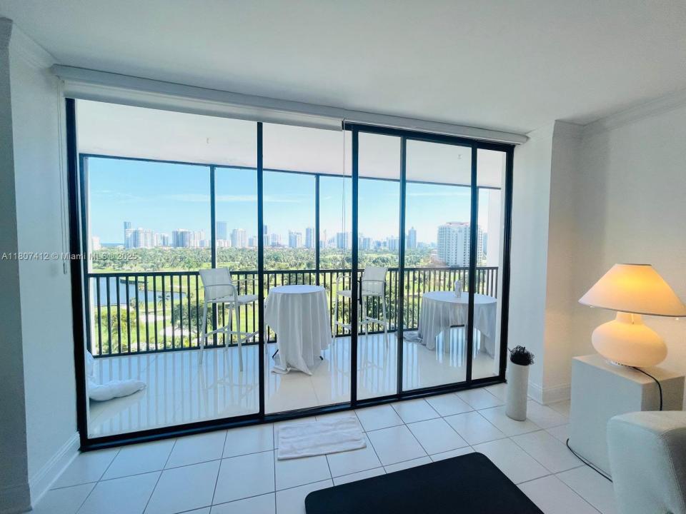 20301 W Country Club Dr 1226, Aventura, Florida 33180, Amerika Birleşik Devletleri