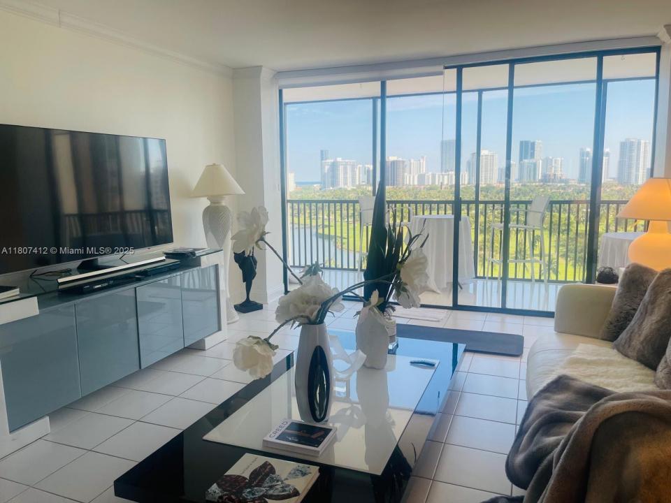 20301 W Country Club Dr 1226, Aventura, Florida 33180, Amerika Birleşik Devletleri