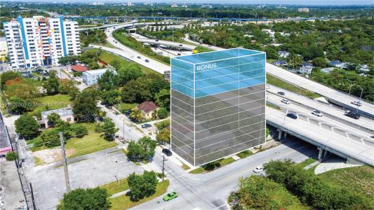 301 NW 37th St, Miami, Florida 33127, USA