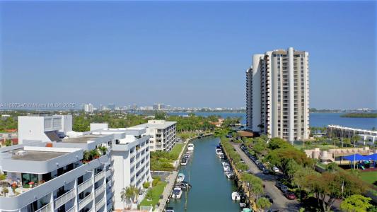 1650 NE 115th St 207, Miami, Florida 33181, USA