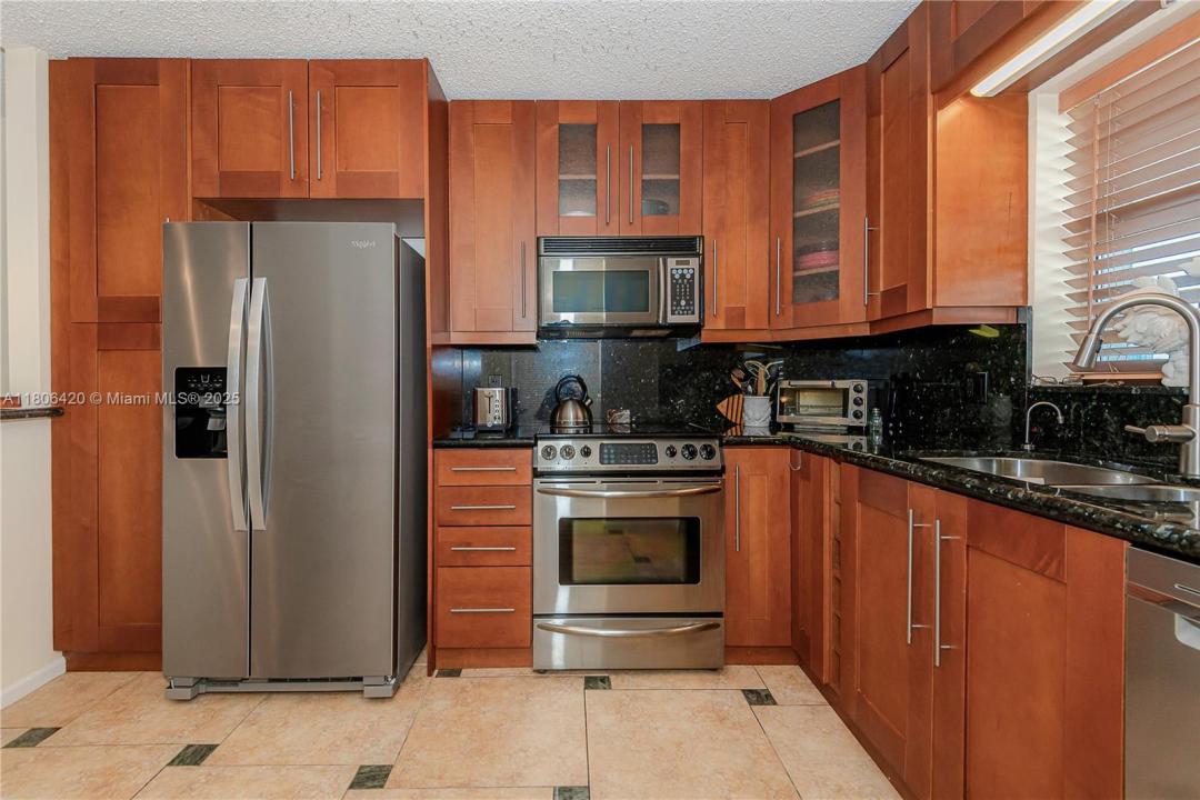 3051 NE 48th St 604, Fort Lauderdale, Florida 33308