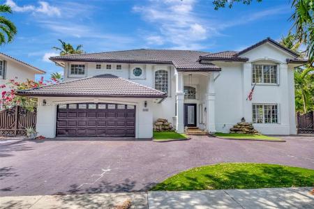 8360 NW 159th Ter, Miami Lakes, Floryda 33016, USA