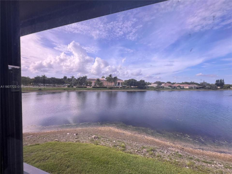 9873 N Belfort Cir 215, Tamarac, Florida 33321, Stati Uniti