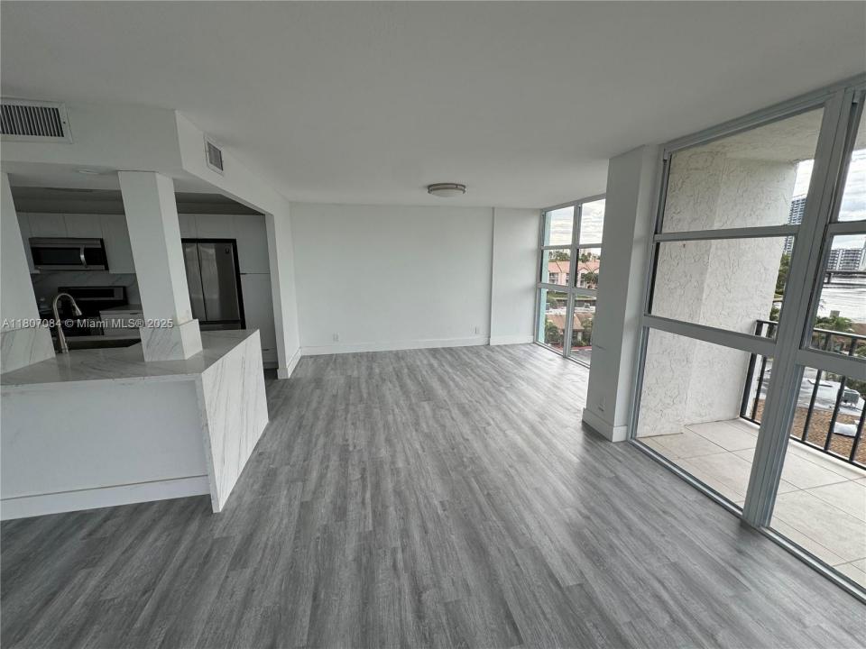 200 Leslie Dr 631, Hallandale Beach, Florida 33009