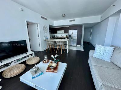 950 Brickell Bay Dr 2406, Miami, Florida 33131, USA
