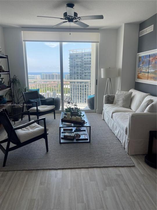 1755 E Hallandale Beach Blvd 2305E, Hallandale Beach, Floryda 33009, USA