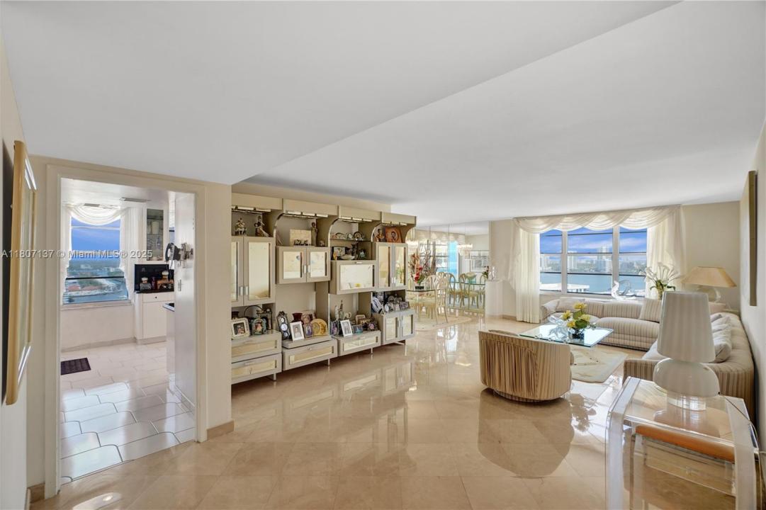 231 174th St 2319, Sunny Isles Beach, Florida 33160, USA