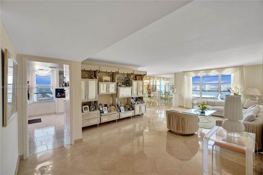 231 174th St 2319, Sunny Isles Beach, Florida 33160, USA