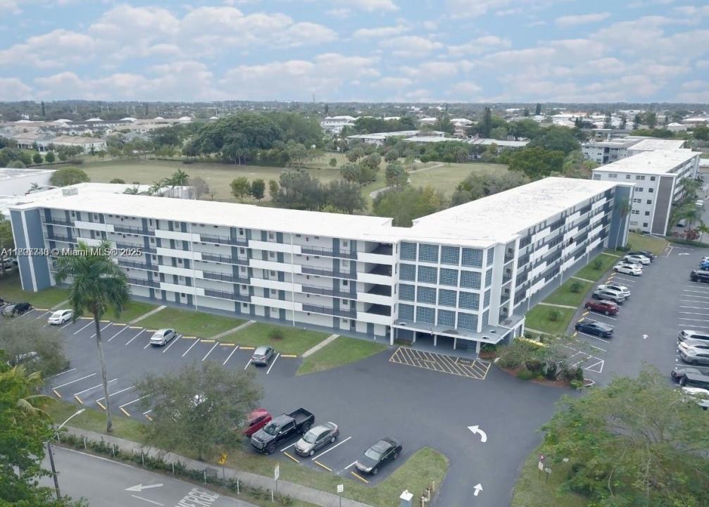 950 Hillcrest Dr 211, Hollywood, Florida 33021