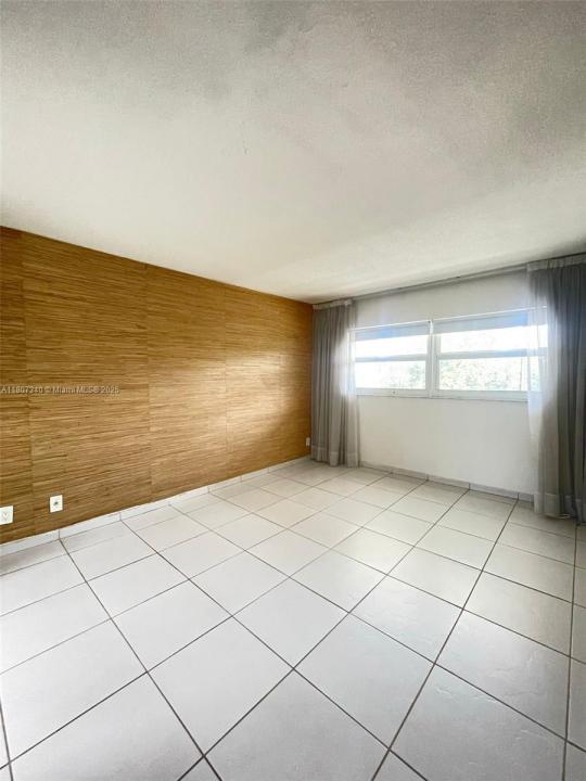 950 Hillcrest Dr 211, Hollywood, Florida 33021