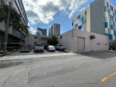 3075 SW 39th Ave, Miami, Florida 33146, USA
