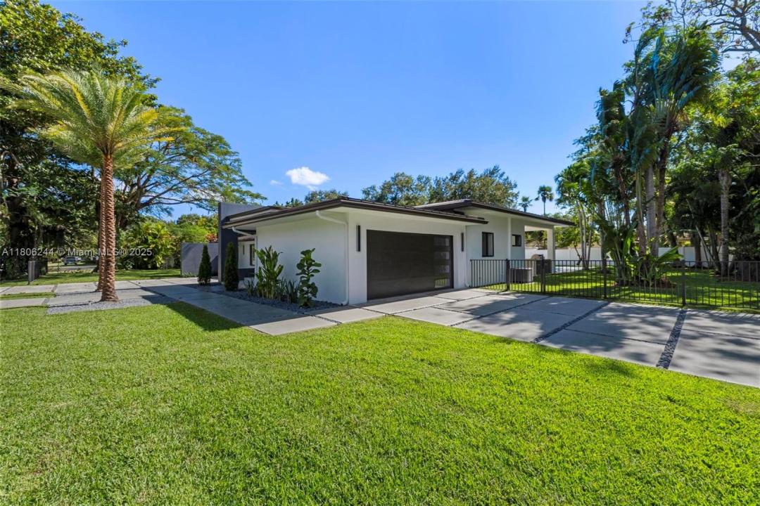 7530 SW 134th St 0, Pinecrest, Florida 33156, Amerika Birleşik Devletleri