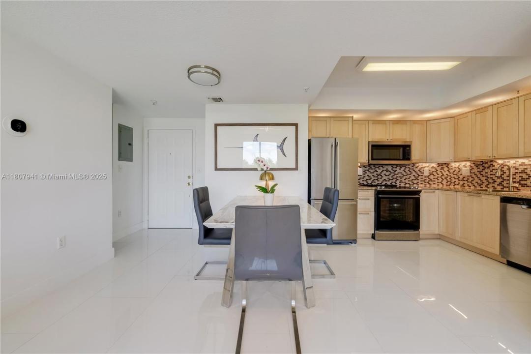 3500 Coral Way 604, Miami, Florida 33145