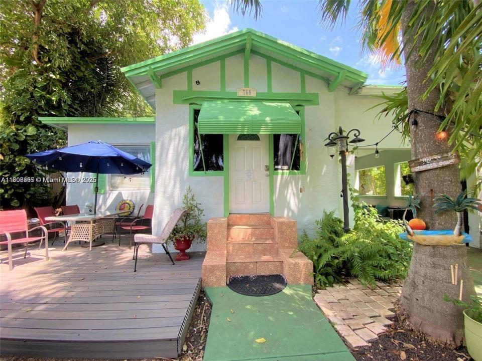 769 NW 10th St 2, Miami, Flórida 33136, Estados Unidos