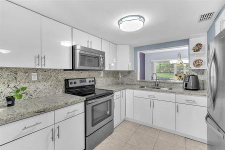 821 NW 91st Ter 821, Plantation, Florida 33324, USA
