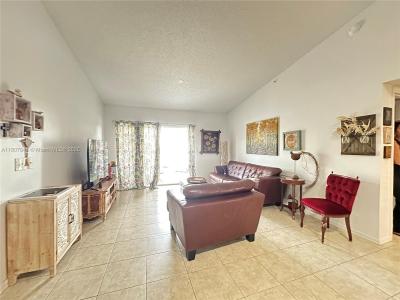 5031 Wiles Rd 304, Coconut Creek, Florida 33073, USA