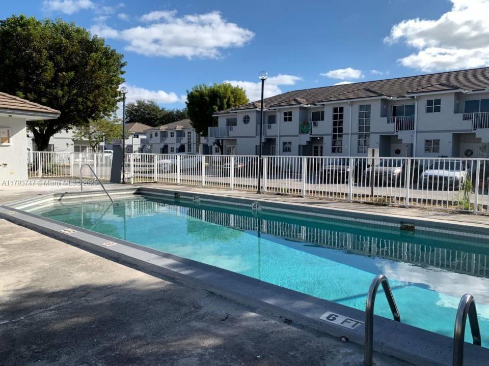 10250 NW 80th Ct 0, Hialeah Gardens, פלורידה 33016, ארצות הברית של אמריקה