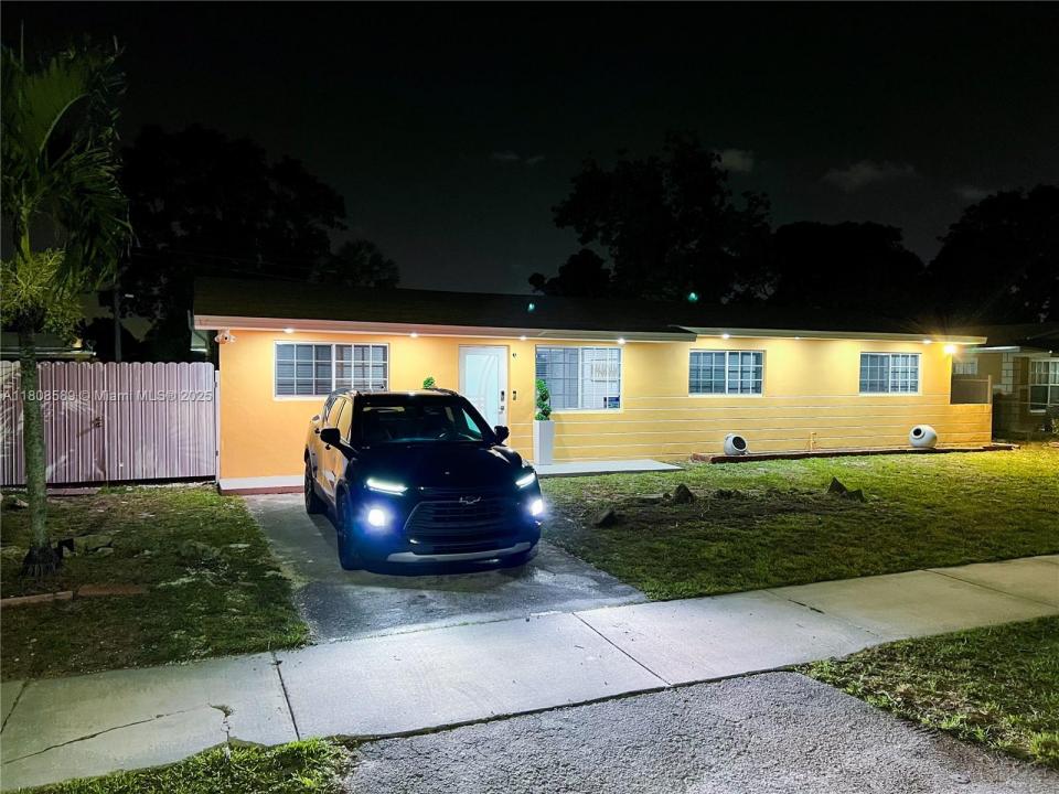 1321 NW 171st St, Miami Gardens, Florida 33169